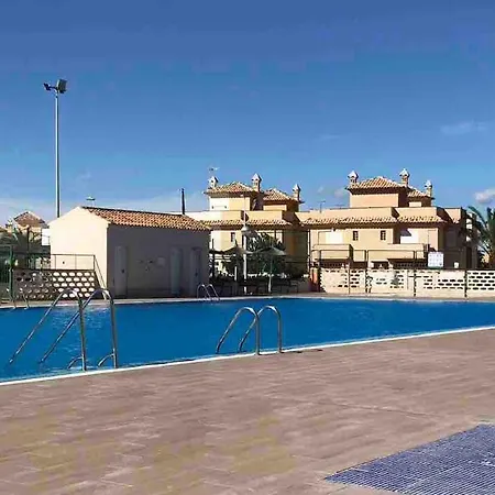 Adosado Nuevo Con Piscina
