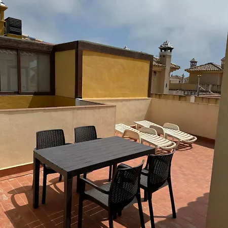Adosado Nuevo Con Piscina Nyaraló